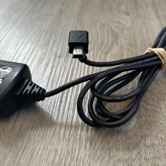 Garmin 320-00239-40 Nuvi GPS Navigation Mini-USB Car Vehicle Charger OEM Genuine - Picture 4 of 7